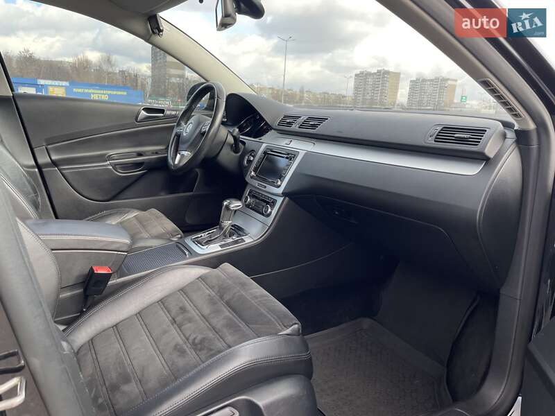Седан Volkswagen Passat 2010 в Києві