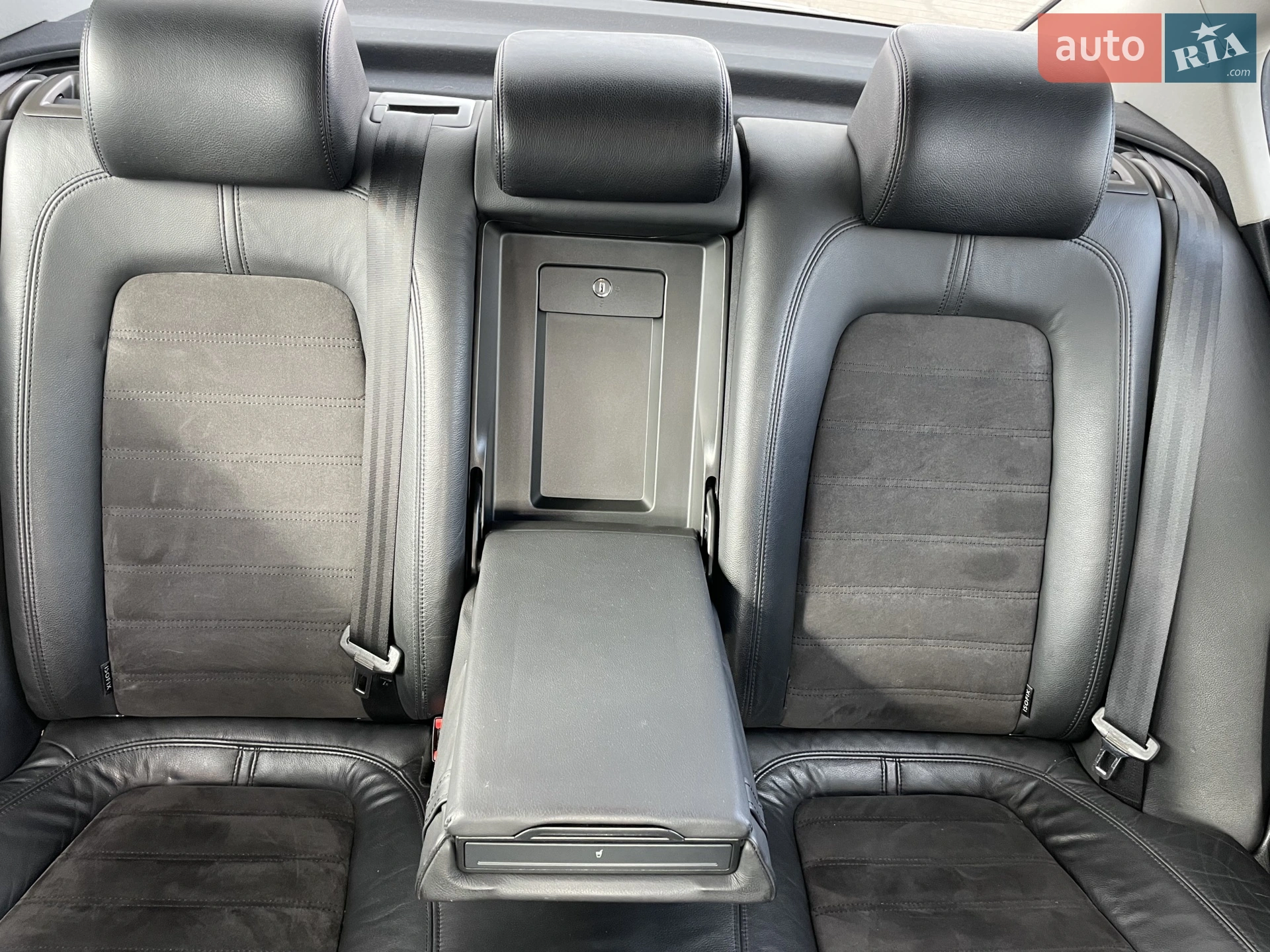 2010 Volkswagen Passat - мініатюра 27