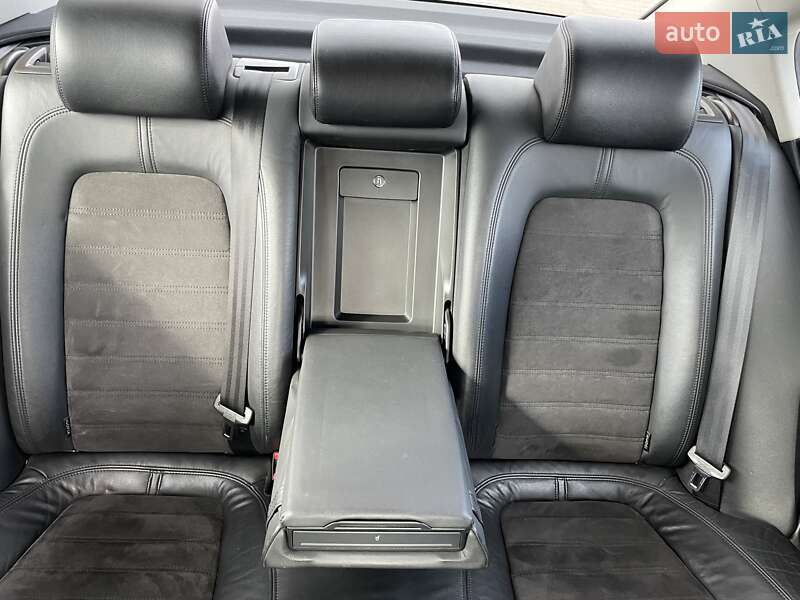 Седан Volkswagen Passat 2010 в Києві