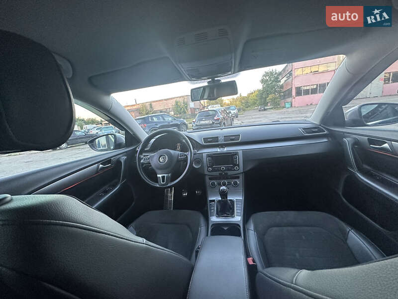 Універсал Volkswagen Passat 2012 в Ніжині