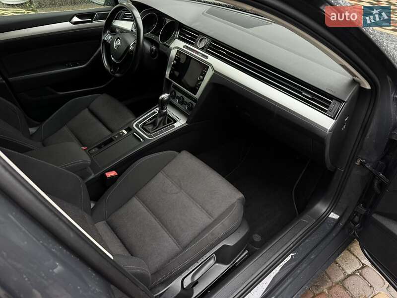 Универсал Volkswagen Passat 2019 в Ужгороде