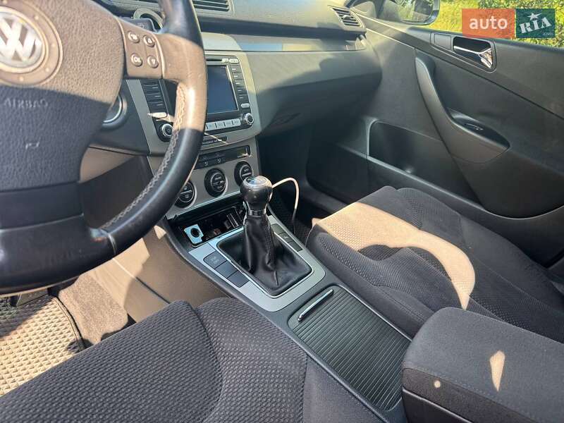 Седан Volkswagen Passat 2007 в Харкові