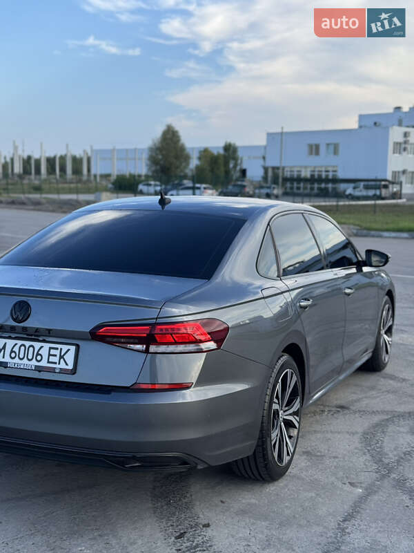 Седан Volkswagen Passat 2021 в Коростене