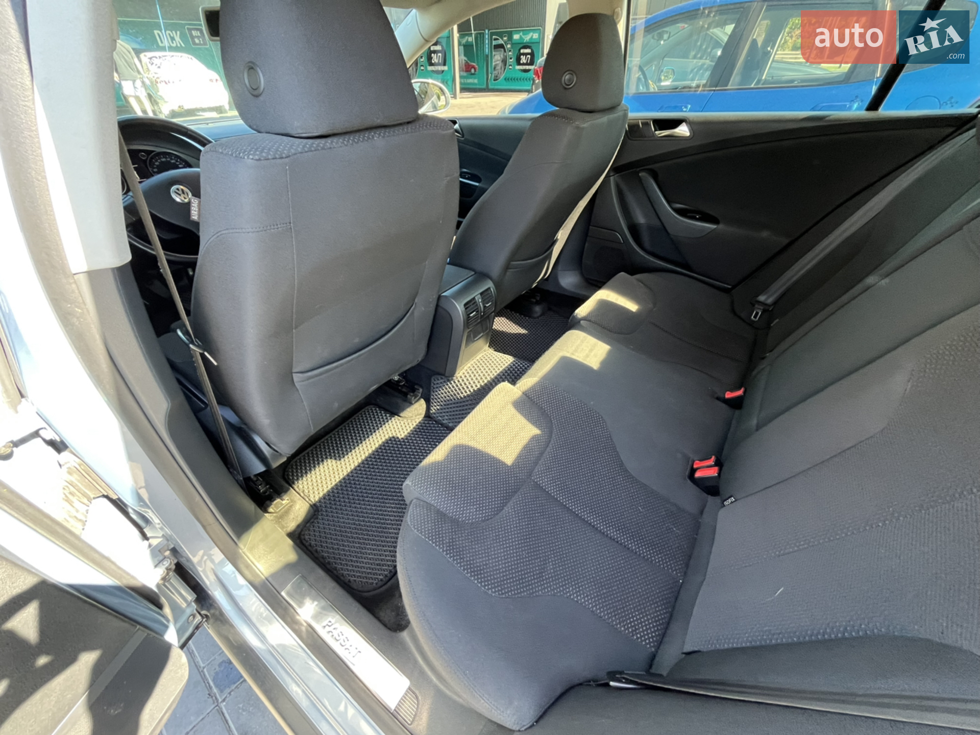 2010 Volkswagen Passat - мініатюра 12
