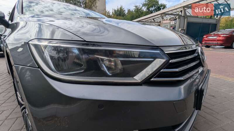 Универсал Volkswagen Passat 2015 в Киеве