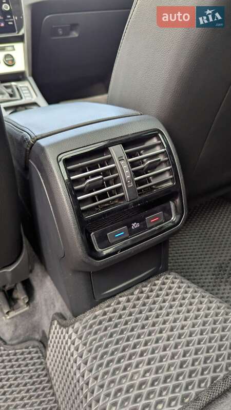 Универсал Volkswagen Passat 2015 в Киеве