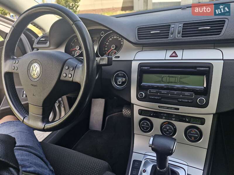 Універсал Volkswagen Passat 2009 в Миколаєві
