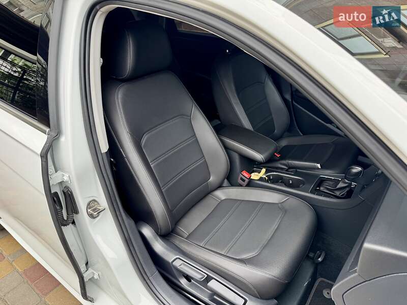 Седан Volkswagen Passat 2020 в Одессе