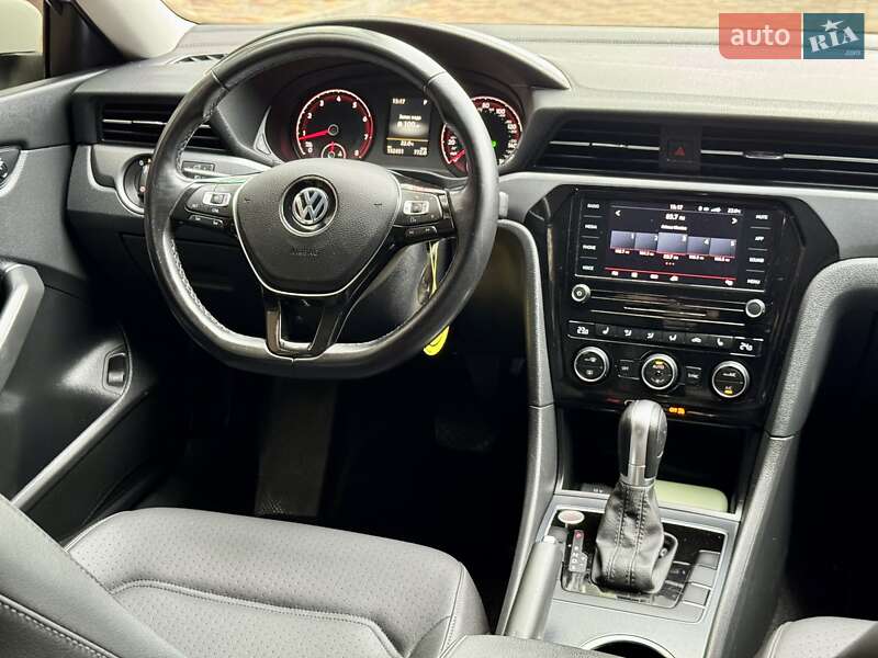 Седан Volkswagen Passat 2020 в Одессе