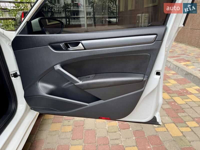 Седан Volkswagen Passat 2020 в Одессе