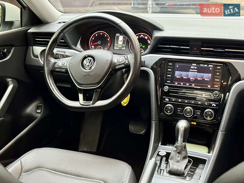 Седан Volkswagen Passat 2020 в Одессе
