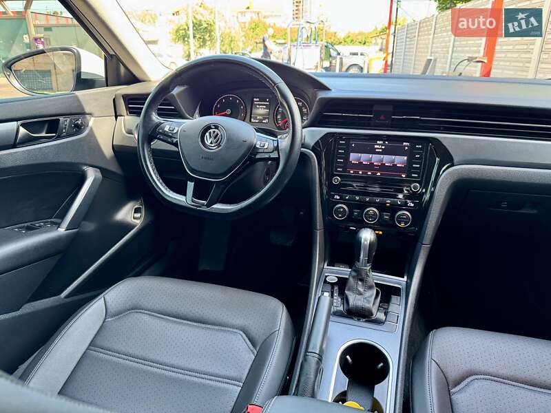 Седан Volkswagen Passat 2020 в Одессе