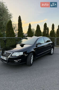 Седан Volkswagen Passat 2005 в Смілі