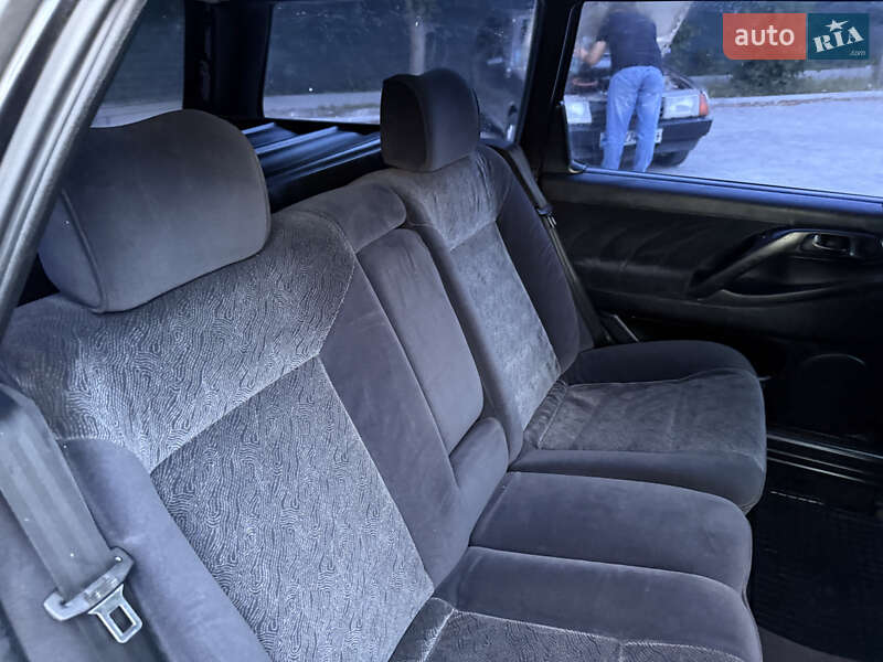 Універсал Volkswagen Passat 1995 в Кременці