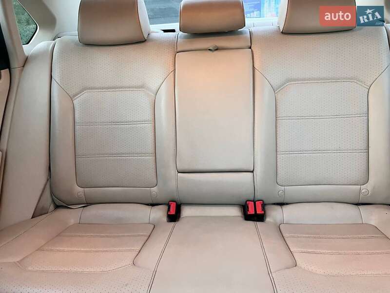 Седан Volkswagen Passat 2014 в Петропавловке