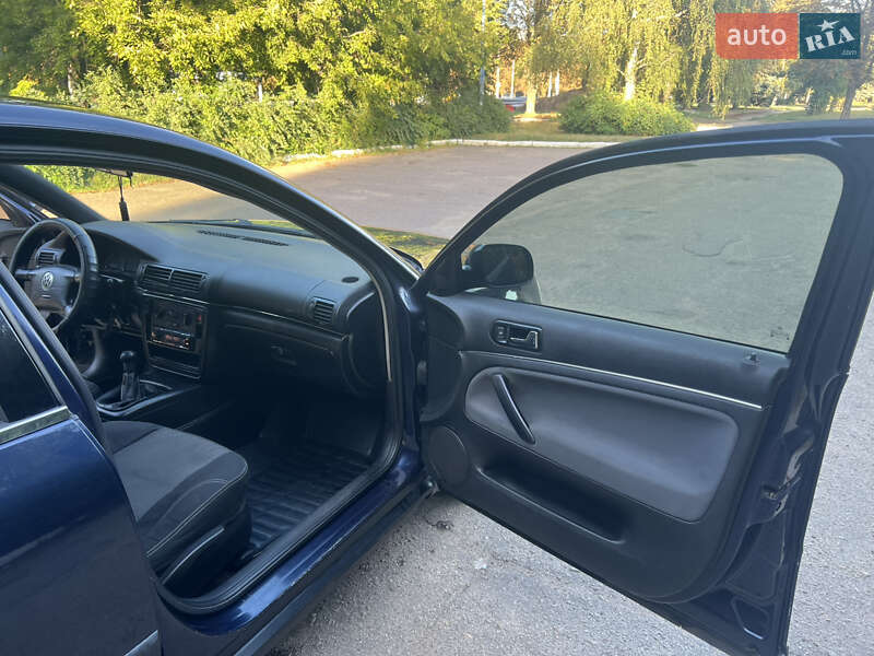 Седан Volkswagen Passat 1997 в Кропивницком