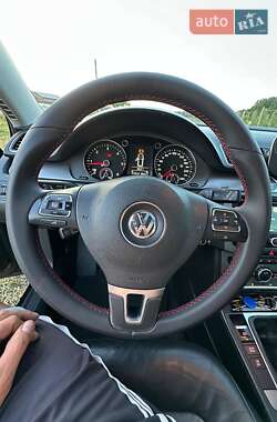 Універсал Volkswagen Passat 2012 в 