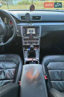 Універсал Volkswagen Passat 2012 в 