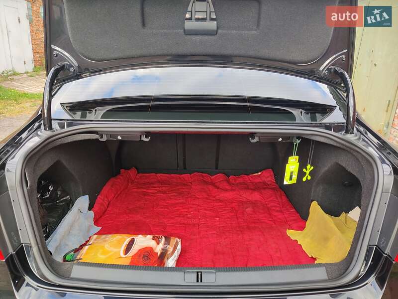 Седан Volkswagen Passat 2011 в Сокале