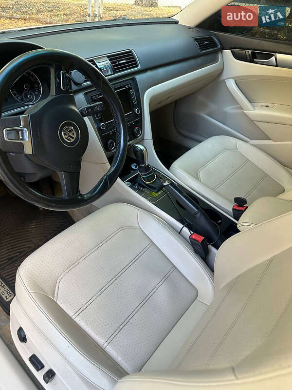 Седан Volkswagen Passat 2015 в Києві