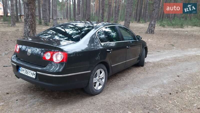 Седан Volkswagen Passat 2006 в Олевську