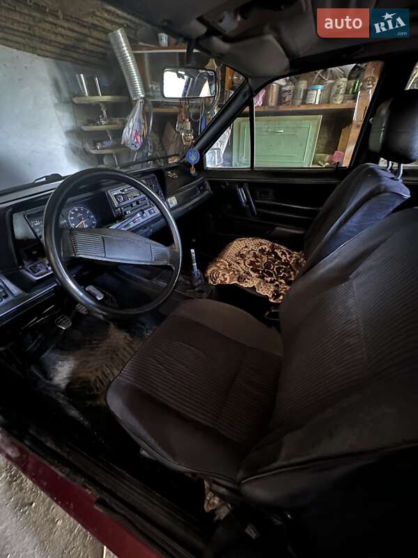 Универсал Volkswagen Passat 1982 в Тарутине