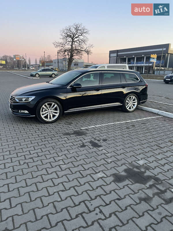Універсал Volkswagen Passat 2015 в Чернівцях