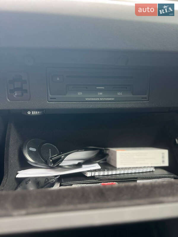 Універсал Volkswagen Passat 2015 в Чернівцях