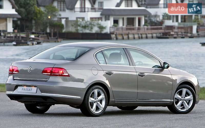 Седан Volkswagen Passat 2013 в Киеве