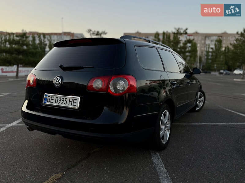Універсал Volkswagen Passat 2005 в Миколаєві