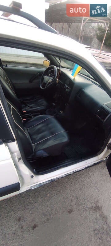 Универсал Volkswagen Passat 1993 в Славском фото 8 Универсал Volkswagen Passat 1993 в Славском