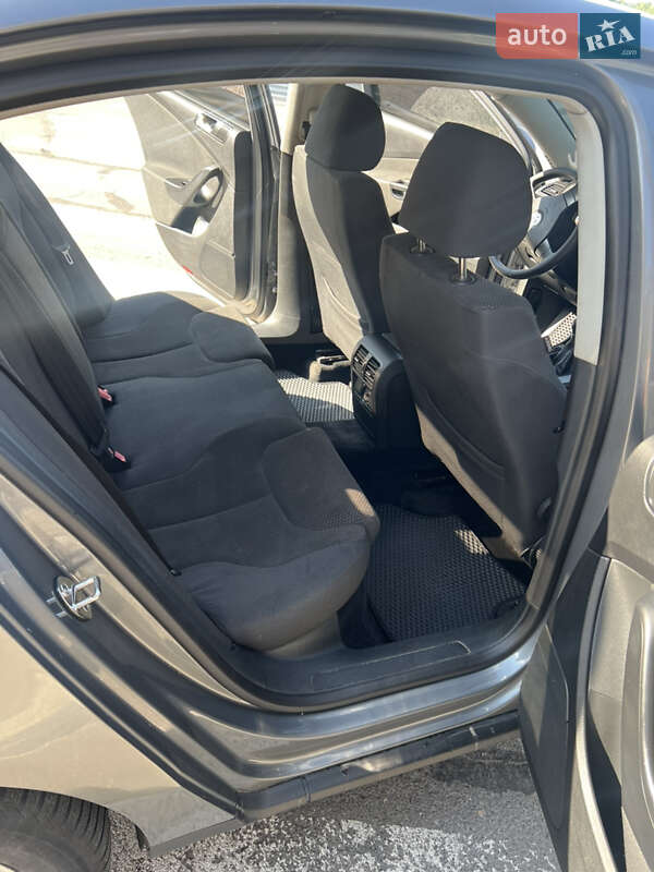 Седан Volkswagen Passat 2006 в Первомайську