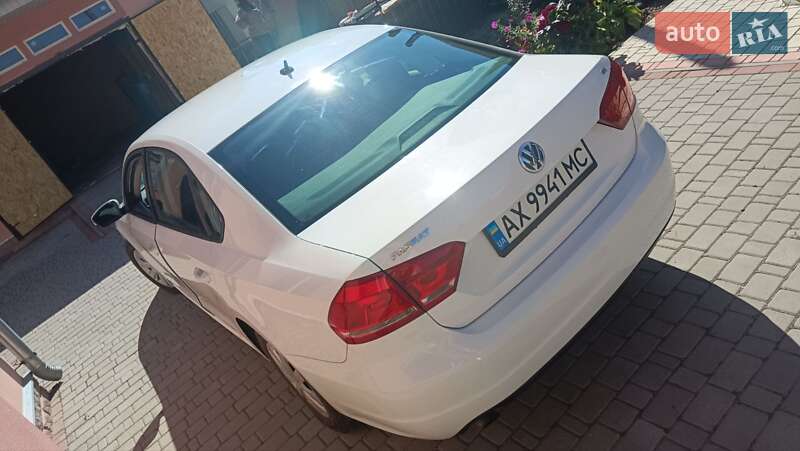 Седан Volkswagen Passat 2013 в Лозовій