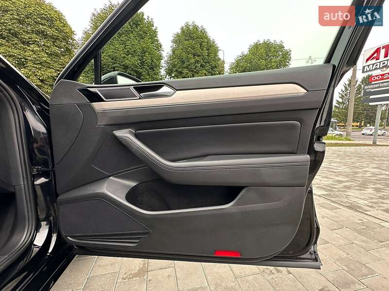 Универсал Volkswagen Passat 2018 в Львове фото 22 Универсал Volkswagen Passat 2018 в Львове