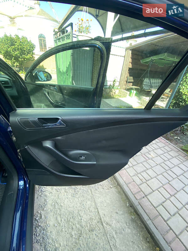 Седан Volkswagen Passat 2005 в Полтаві