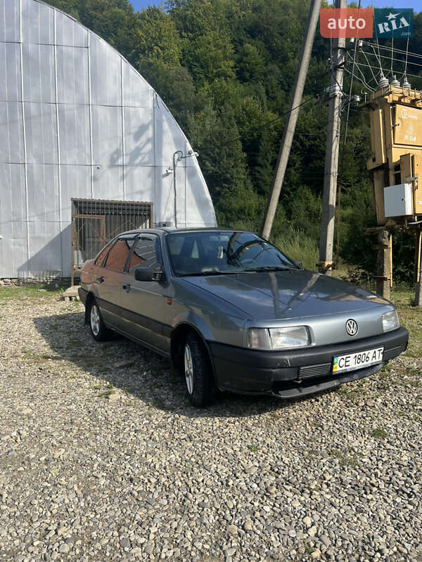 Седан Volkswagen Passat 1988 в Яворове