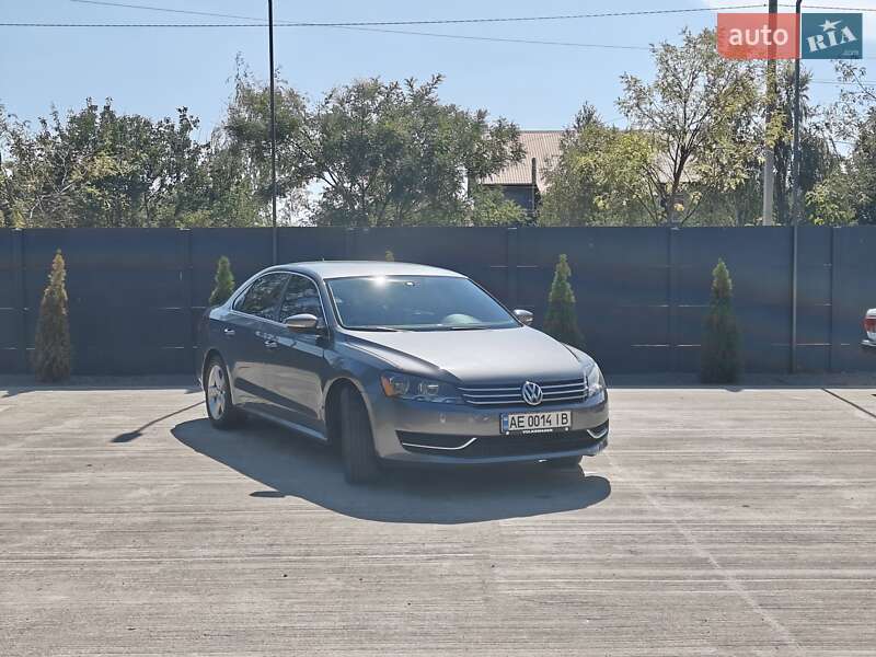Седан Volkswagen Passat 2013 в Жовтих Водах