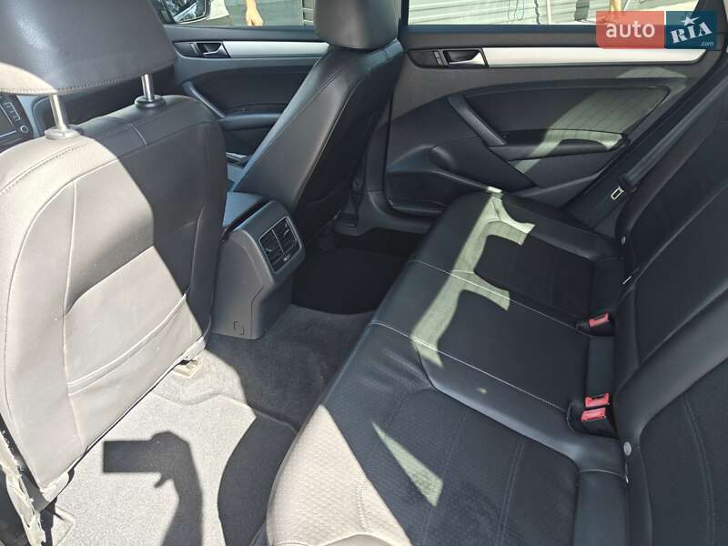 Седан Volkswagen Passat 2013 в Жовтих Водах