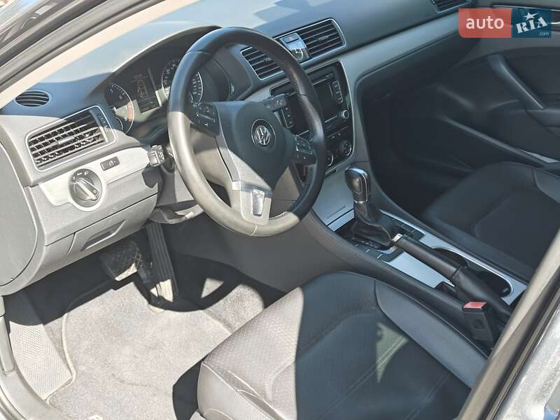 Седан Volkswagen Passat 2013 в Жовтих Водах