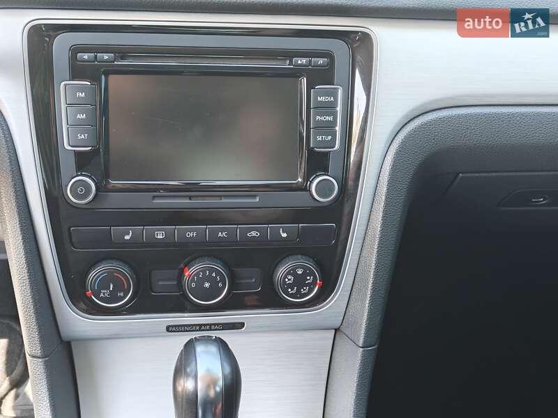 Седан Volkswagen Passat 2013 в Жовтих Водах