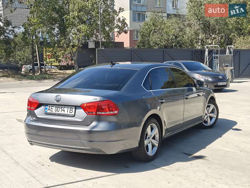 Седан Volkswagen Passat 2013 в Жовтих Водах