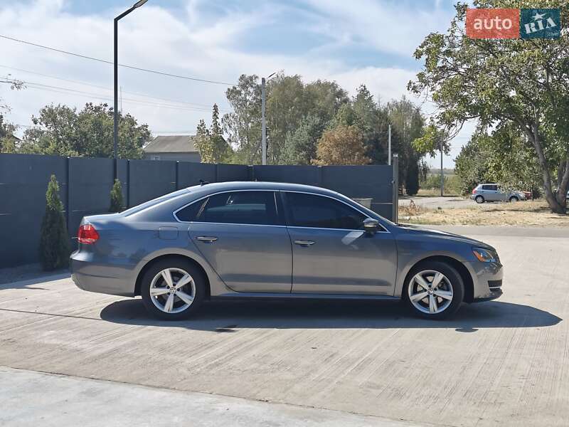 Седан Volkswagen Passat 2013 в Жовтих Водах