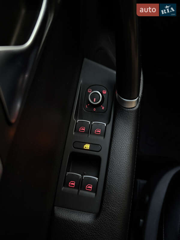 Універсал Volkswagen Passat 2011 в Києві фото 14 Універсал Volkswagen Passat 2011 в Києві