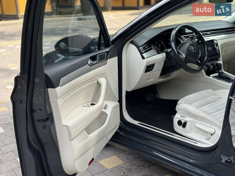 Седан Volkswagen Passat 2017 в Трускавці