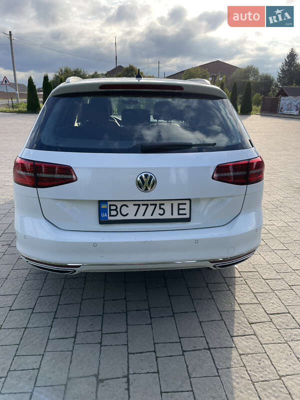 Универсал Volkswagen Passat 2016 в Киеве