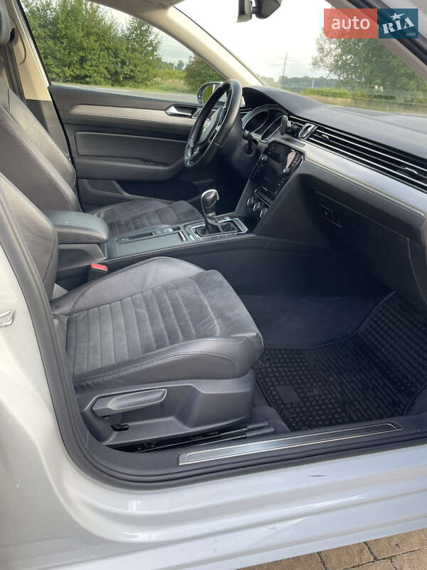 Универсал Volkswagen Passat 2016 в Киеве