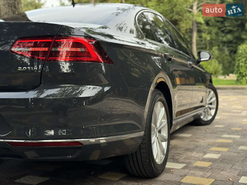 Седан Volkswagen Passat 2017 в Трускавці