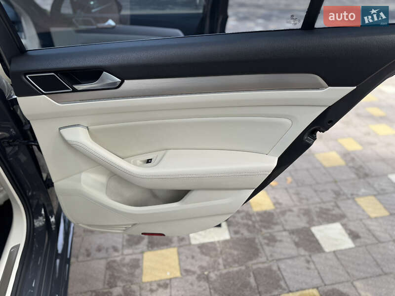 Седан Volkswagen Passat 2017 в Трускавці