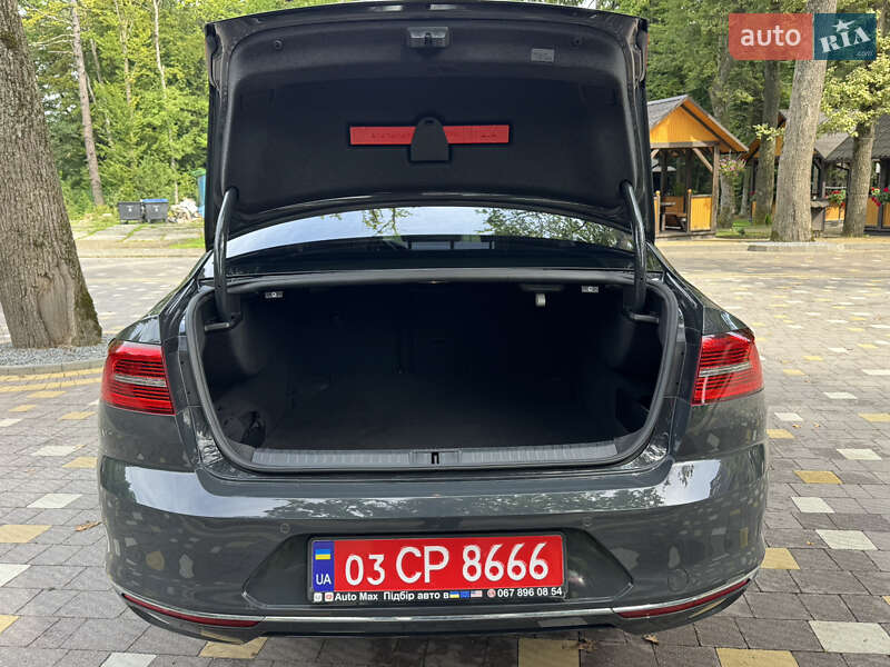 Седан Volkswagen Passat 2017 в Трускавці