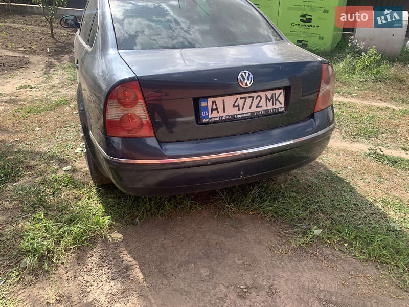 Седан Volkswagen Passat 2004 в Киеве